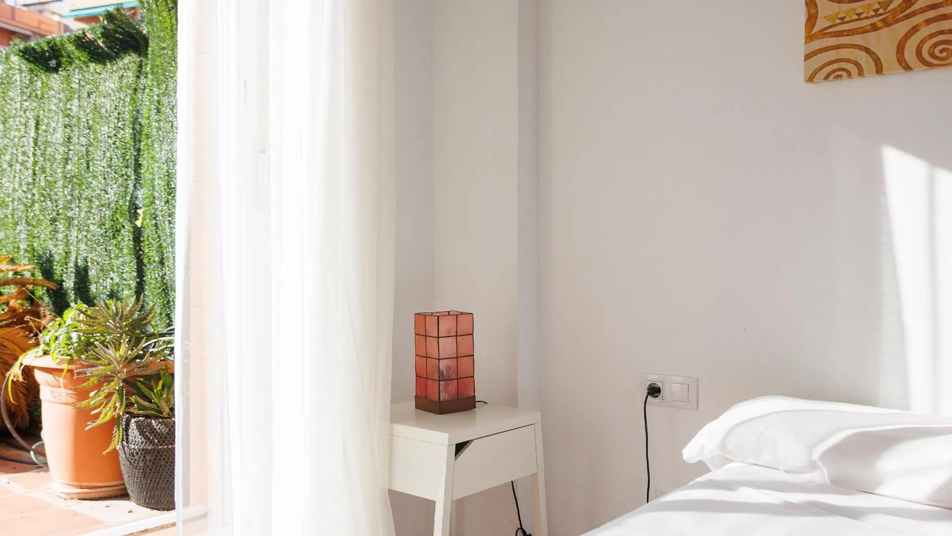 Aparteasy - Private Terrace, 3-Bedroom Apartment Barcellona